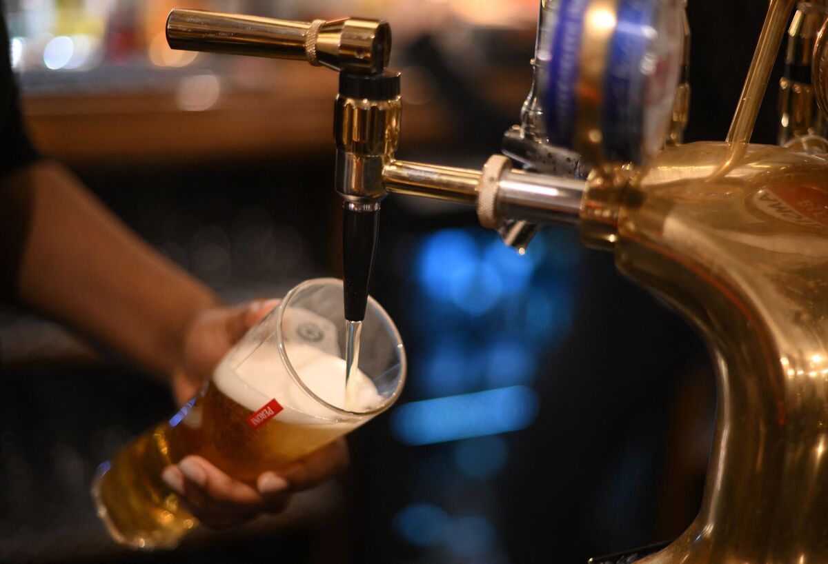 UK s Biggest Pub Chain Signs 638 Million Financing Package Bloomberg UK s Biggest Pub Chain Signs 638 Million Financing Package Bloomberg