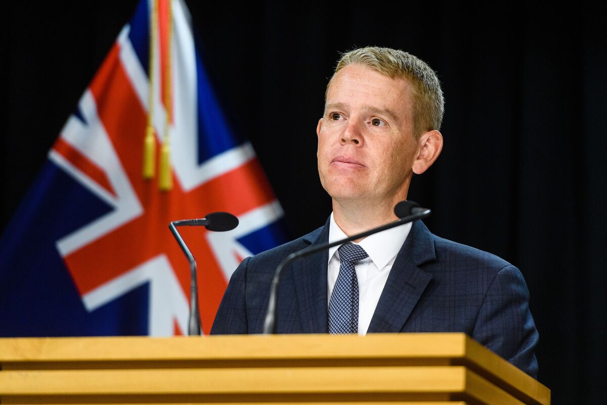 New Zealand PM Hipkins Reshuffles Cabinet to Focus on Key Election Issues -  Bloomberg