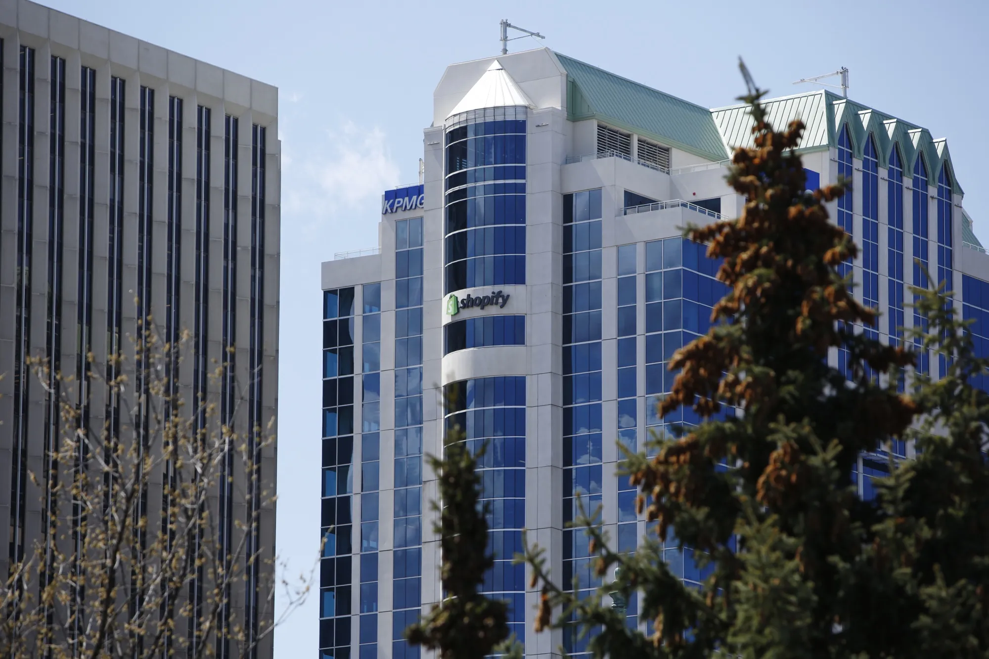 As Shopify Passes RBC, Canada Market Curse Gets Put To Test