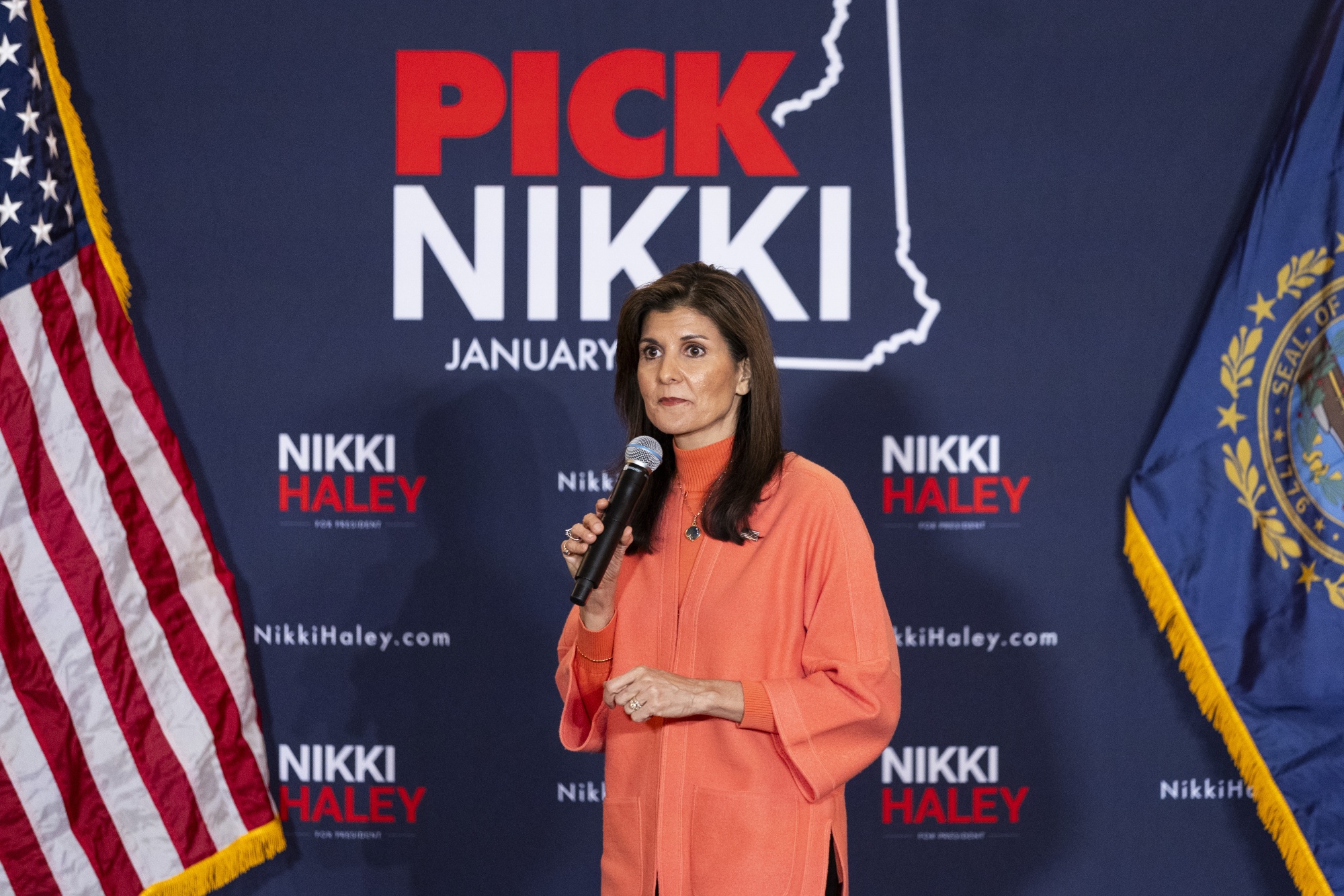 Nikki Haley Is Forced to Go on Defense as Trump Steps Up Attacks - Bloomberg