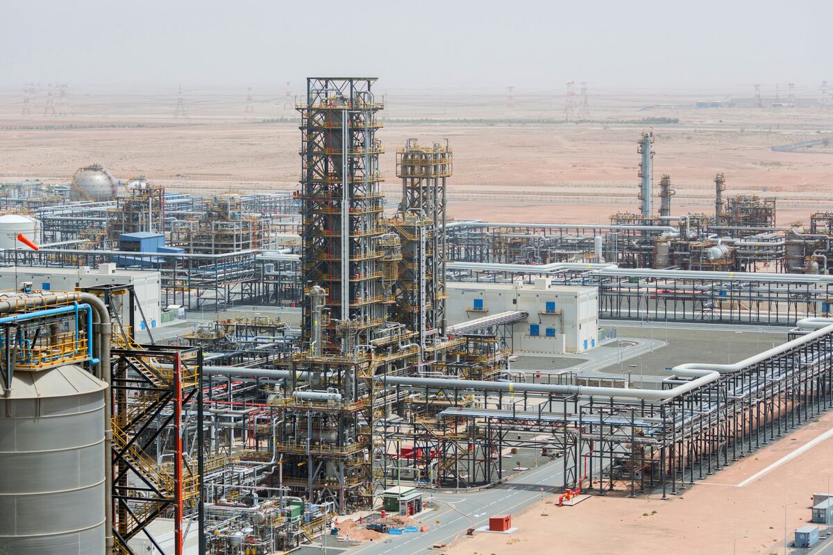 Abu Dhabi Says It's Ready to Pump More Oil Under OPEC Deal - Bloomberg