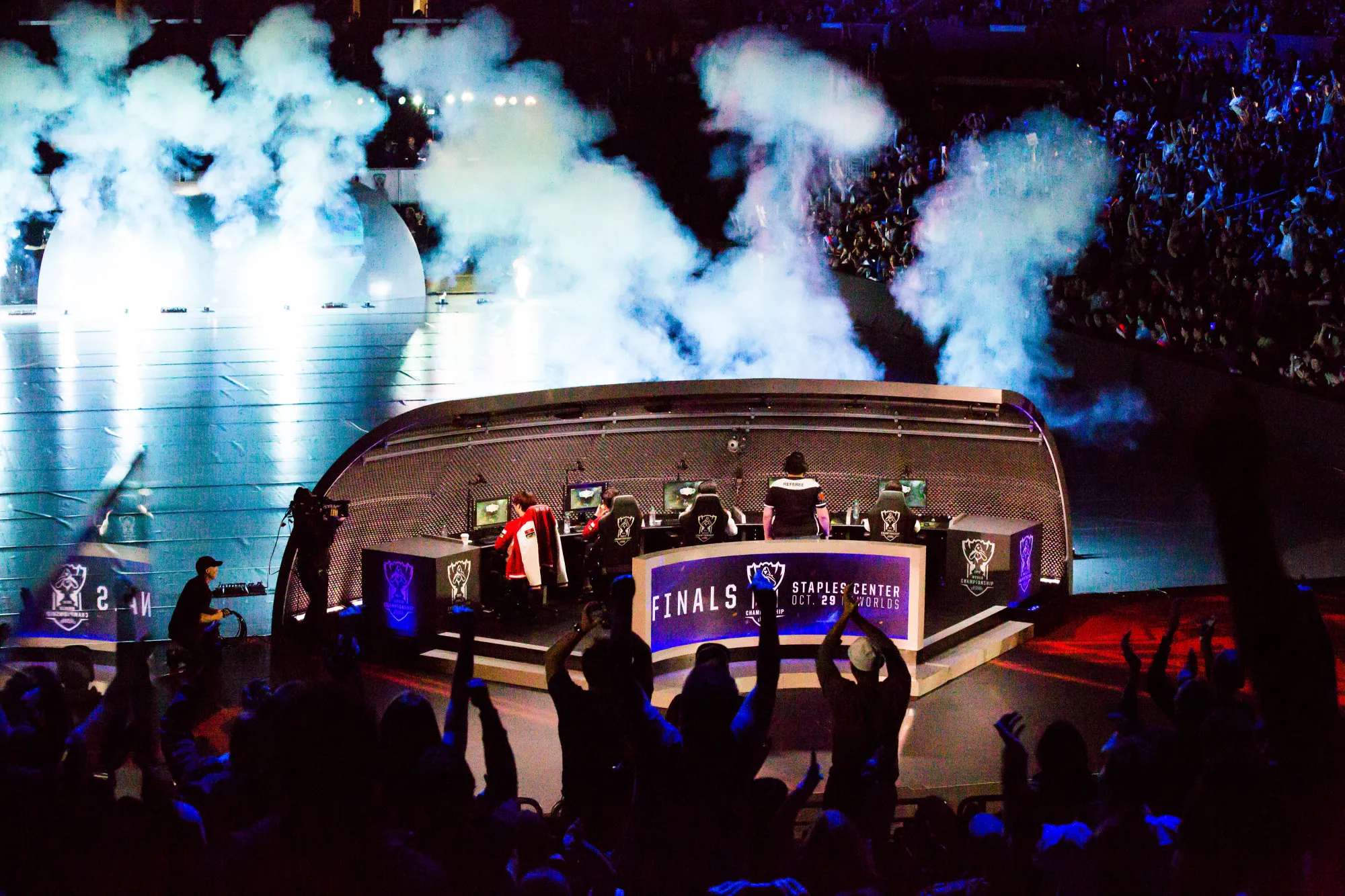 Fans cheer on the Sk Telecom team during the League of Legends World Championship at the Staples Center in Los Angeles, on&nbsp;Oct. 29, 2016.