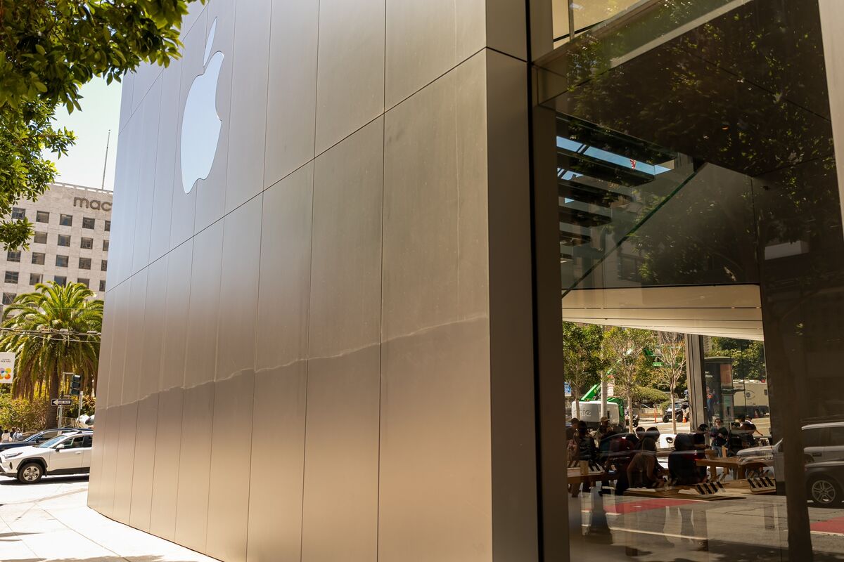 Apple Says OpenAI Is Destroying Evidence in Trade Secrets Case - Bloomberg.com