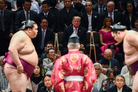 Trump to Face Off With Japan’s Abe on Trade After Golf and Sumo
