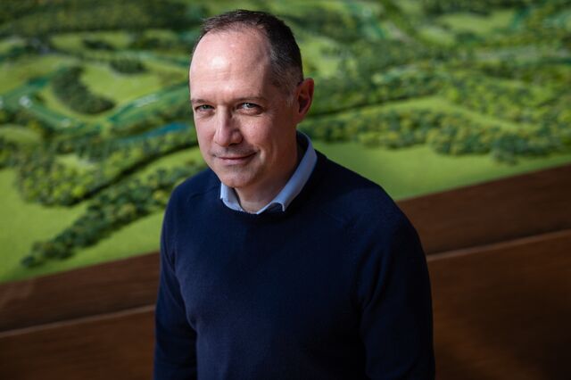 A portrait of Thiago Alonso de Oliveira, JHSF's chief executive officer.