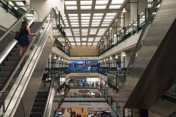 Caisse de Depot to Sell One-Third Of Malls Amid E-Commerce Hit