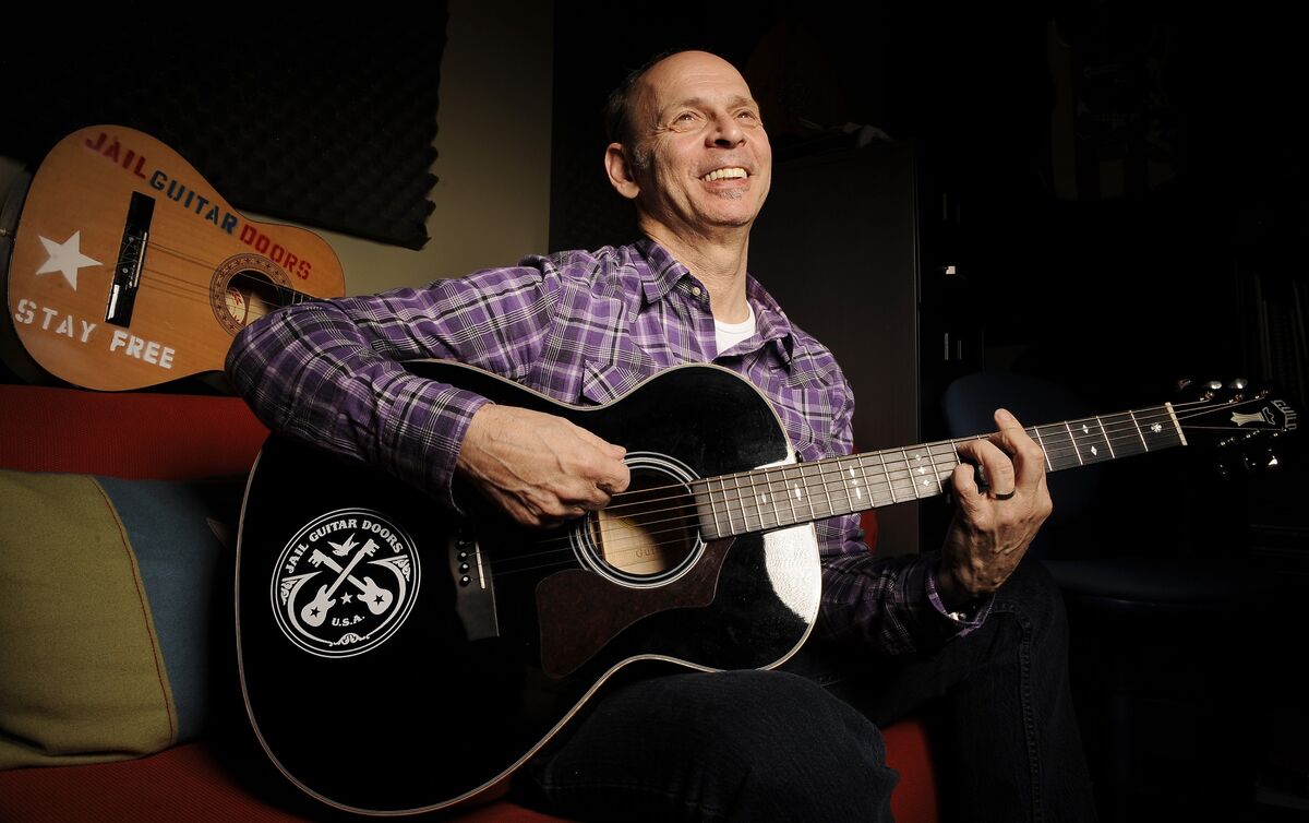Wayne Kramer, late guitarist of rock band MC5, also leaves legacy of bringing music to prisons