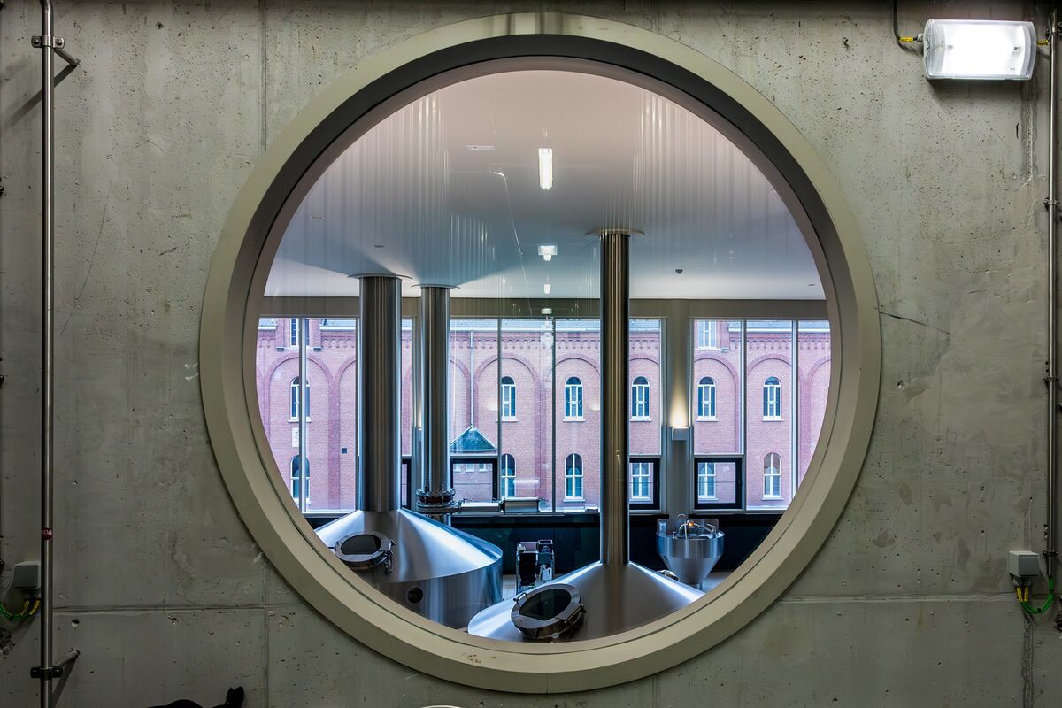 assets.bwbx.io image