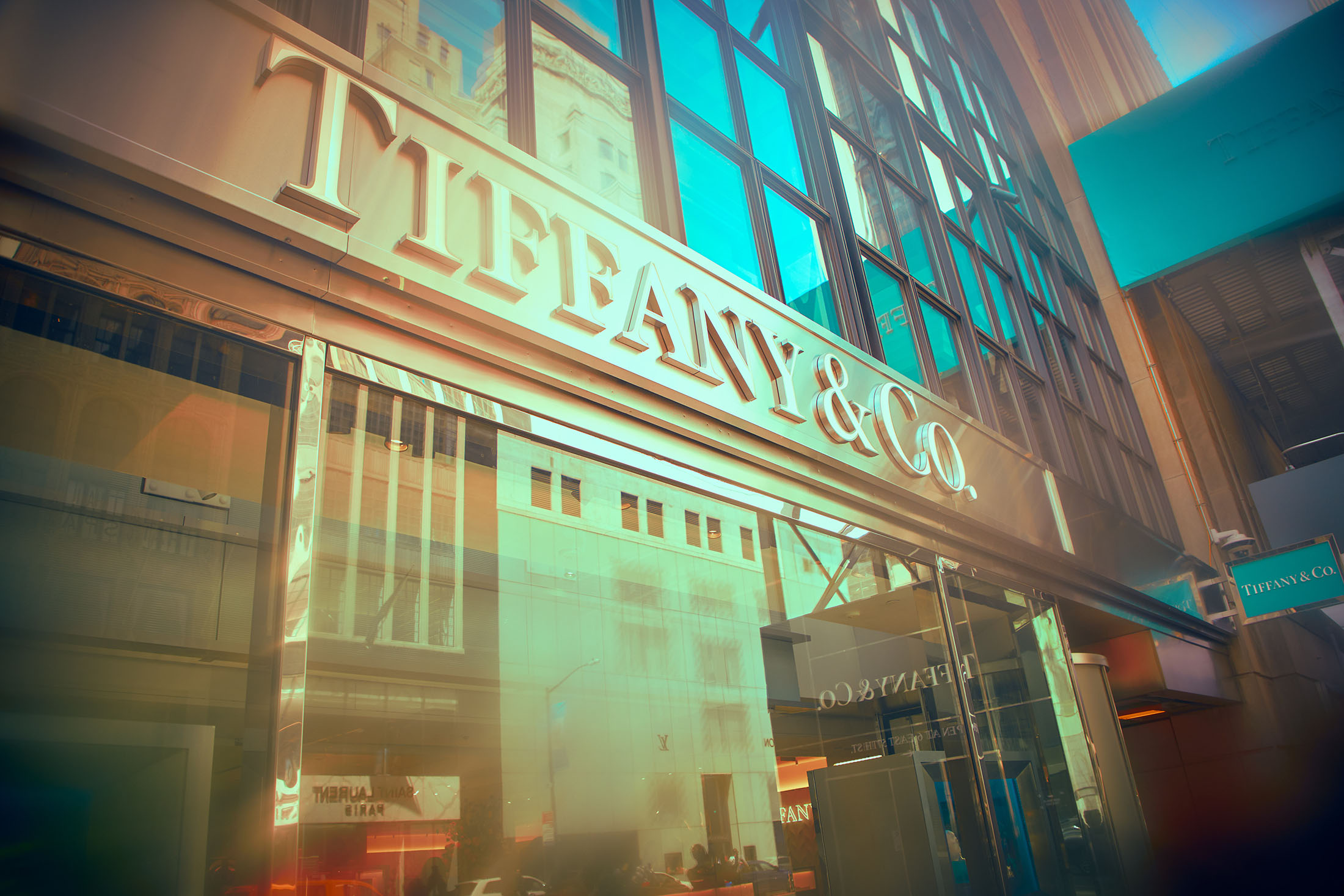 Tiffany's NYC Flagship Reopens: Bernard Arnault's Son Touts High-Stakes Bet  - Bloomberg