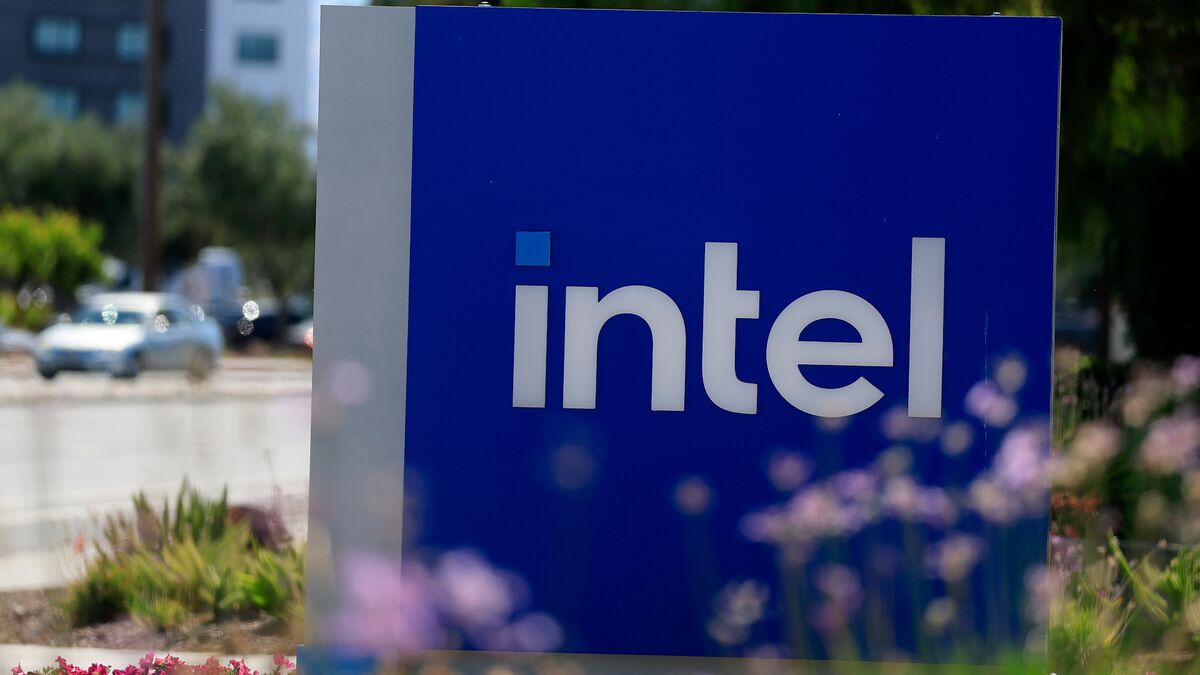 Chips Act Fund Considered for Intel Stake