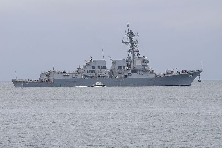 US Navy Destroyer USS Sampson docked in Panama amid regional tensions with Venezuela