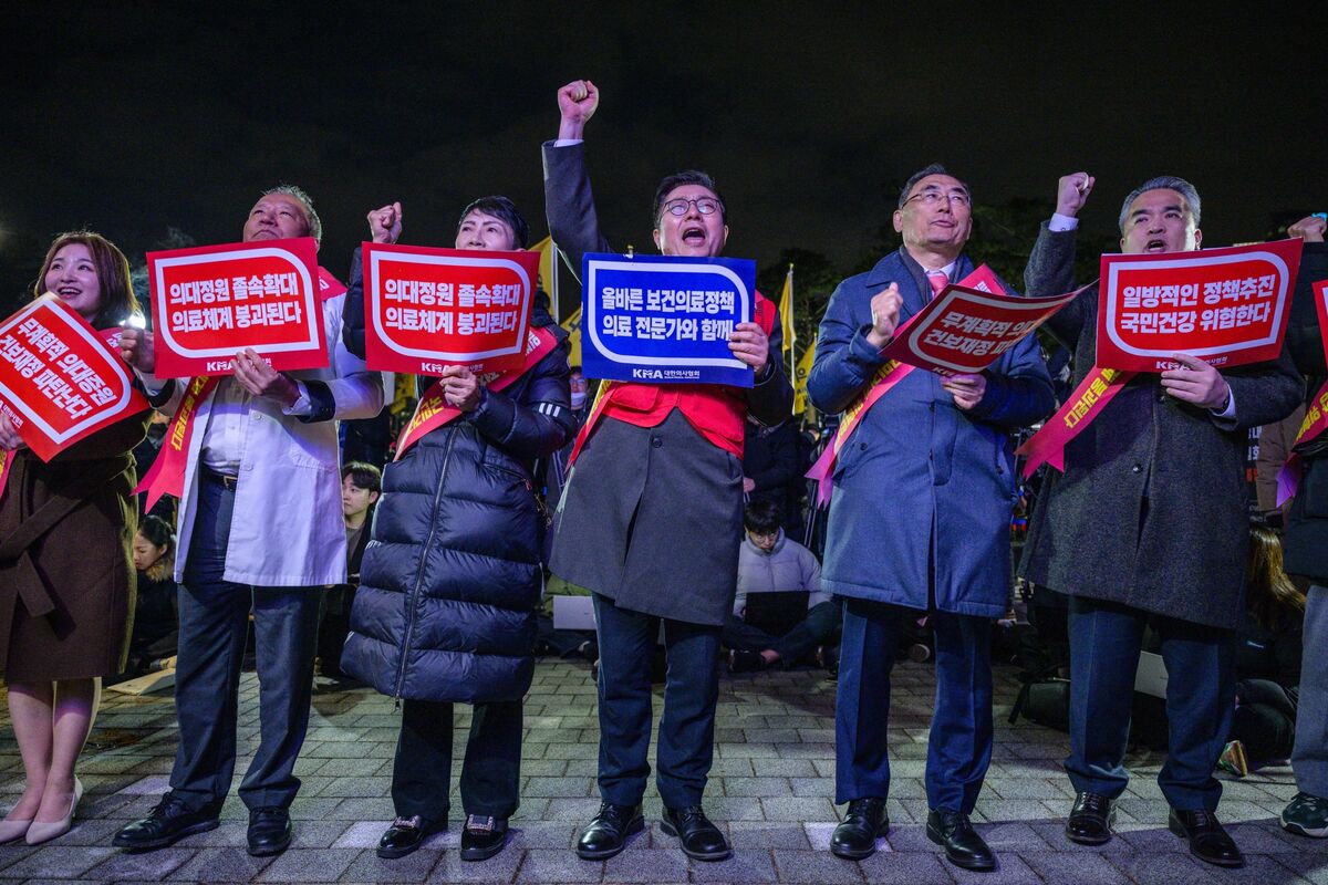 About 8,000 South Korea Doctors Walk Out to Protest Medical School ...