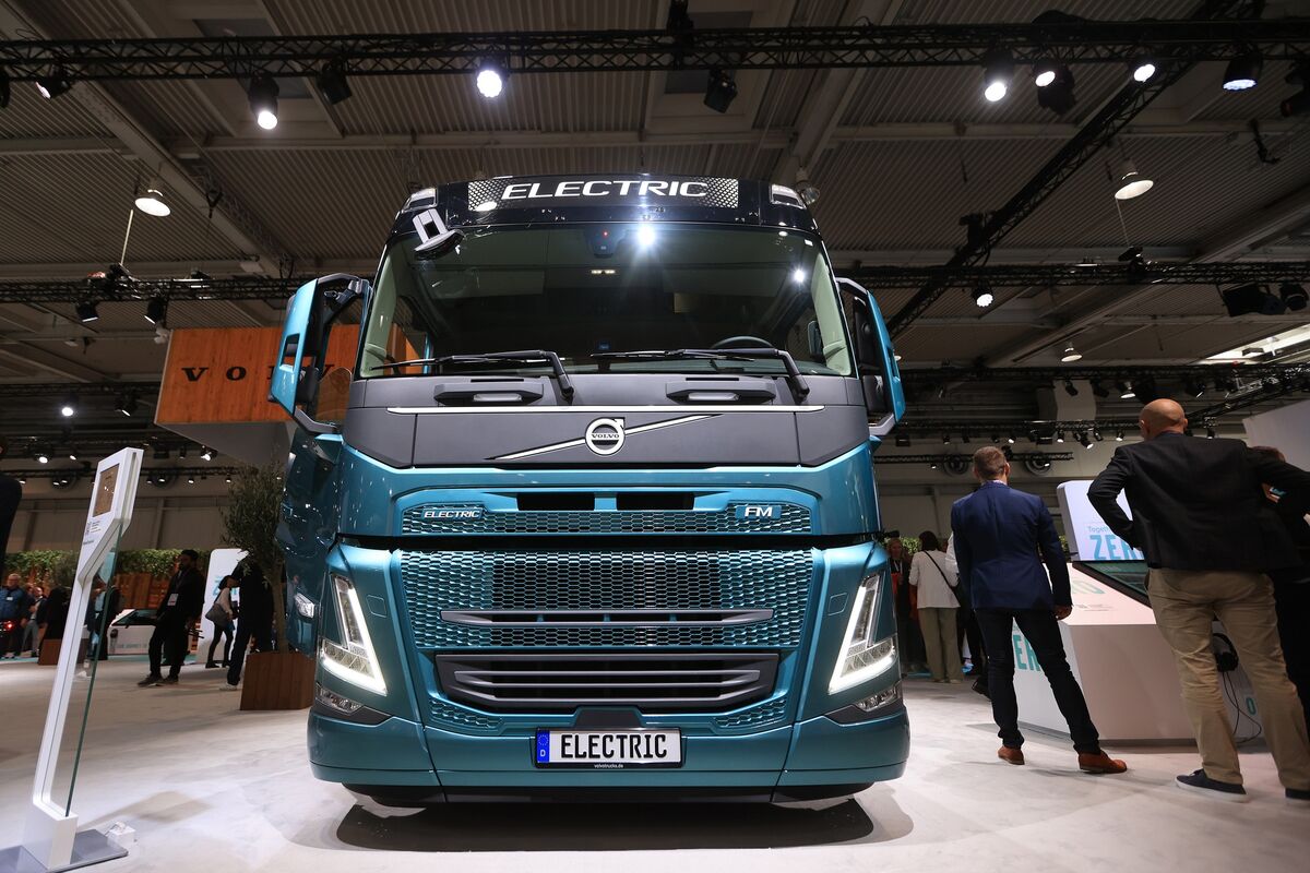 Volvo Group Recalls Electric Trucks in US After Battery Fire - Bloomberg