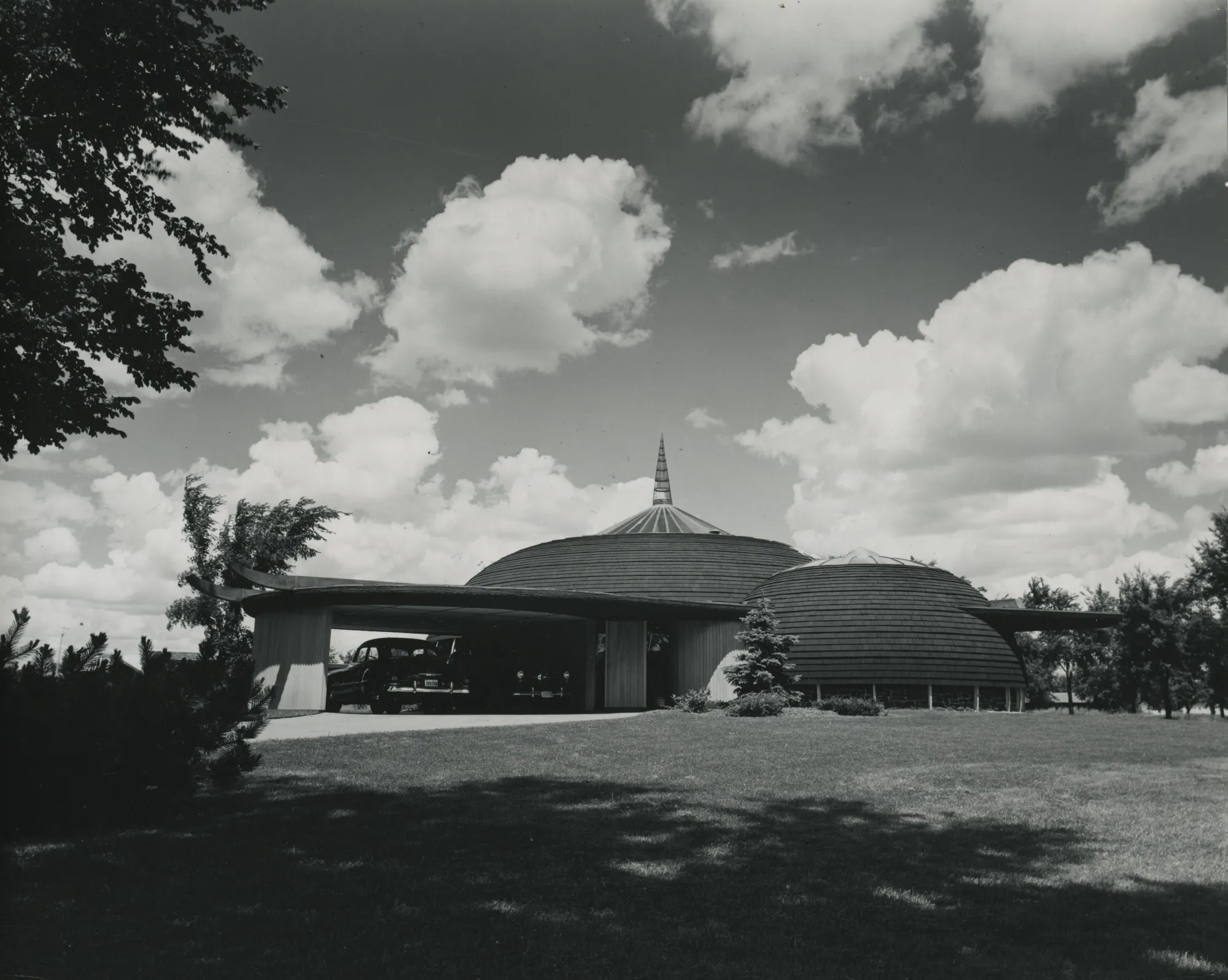 The Ruth and Sam Ford House in Aurora, Illinois, showcases Bruce Goff’s Route 66 spirit.