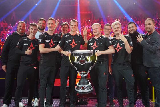 Counter-Strike World Champions Aim for First Esport Team IPO