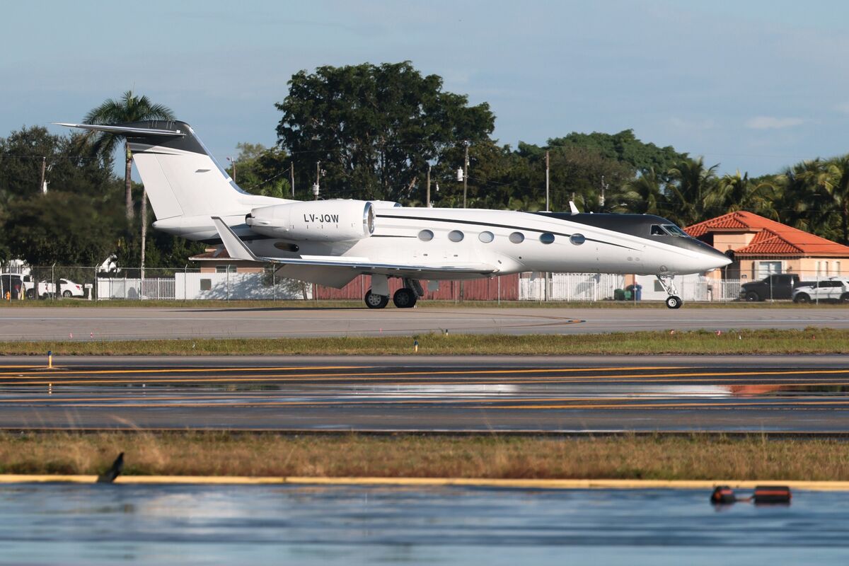 Private Jet Firm Used by Bolsonaro Had Sparked Scandal for Milei