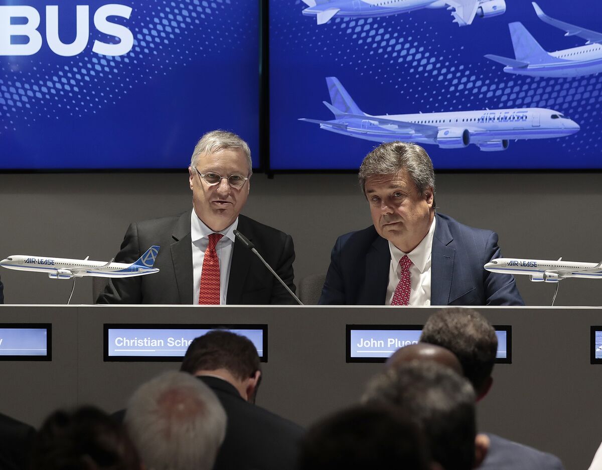 After $13 Billion in Jet Deals, a CEO Had to Cancel His AmEx - Bloomberg