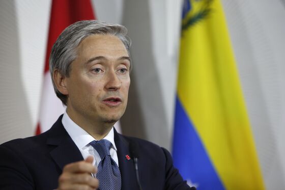 Canada Tells Wireless Firms to Sell Access to Networks