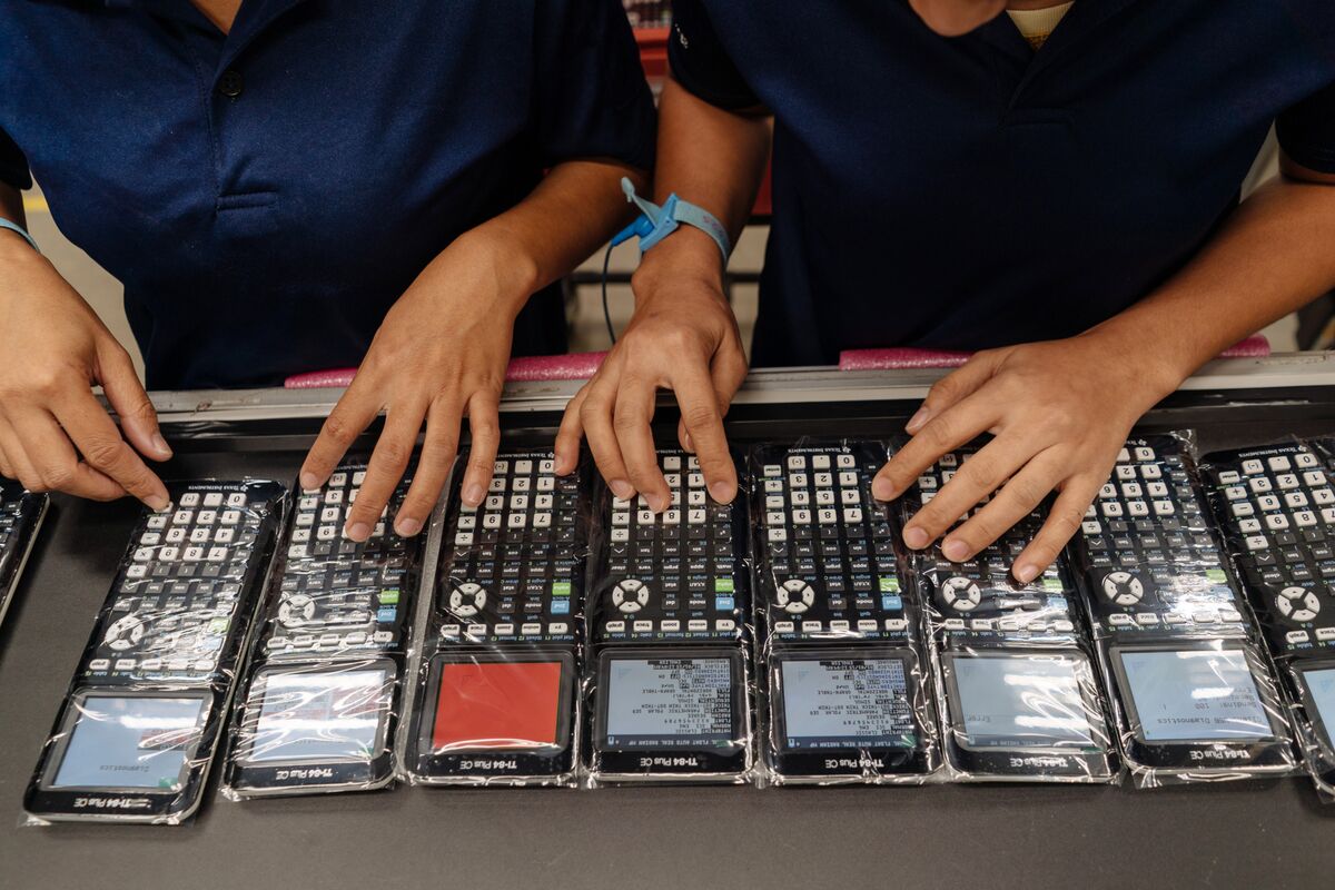 Working Texas Instruments Texas Instruments Investors Upbeat in Face of Slow Recovery - Bloomberg
