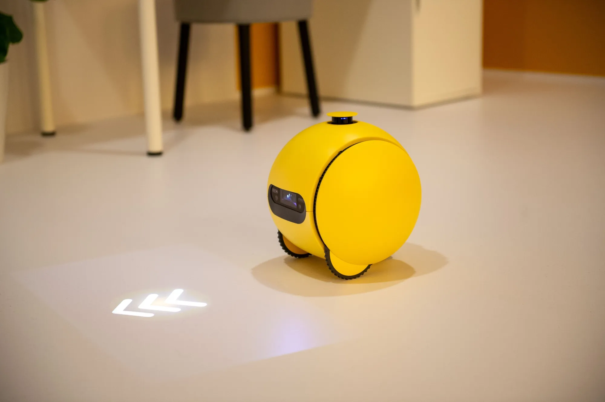Samsung demonstrates the Ballie&nbsp;robot at the 2025 CES technology trade fair in Las Vegas.