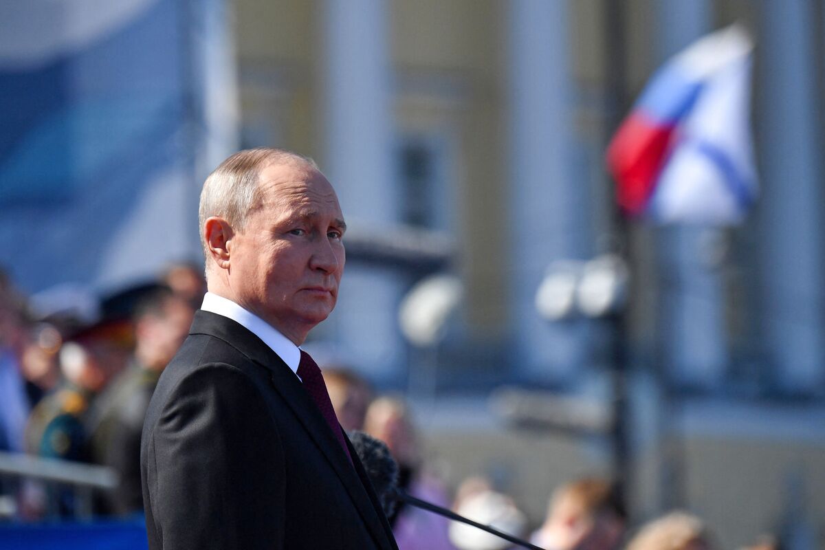Putin Turns to Ruble and Ballot to Shore Up Shaken Authority