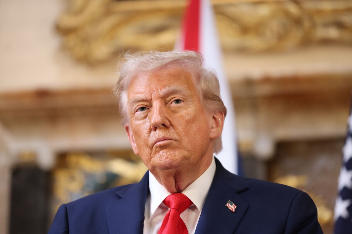 Trump to Add New $100,000 Fee for H-1B Visas in Latest Crackdown