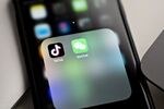 Trump Widens China Tech Attack, Banning Tencent's WeChat, TikTok