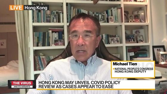 Hong Kong Should Cut Quarantine to One Week, Lawmaker Says