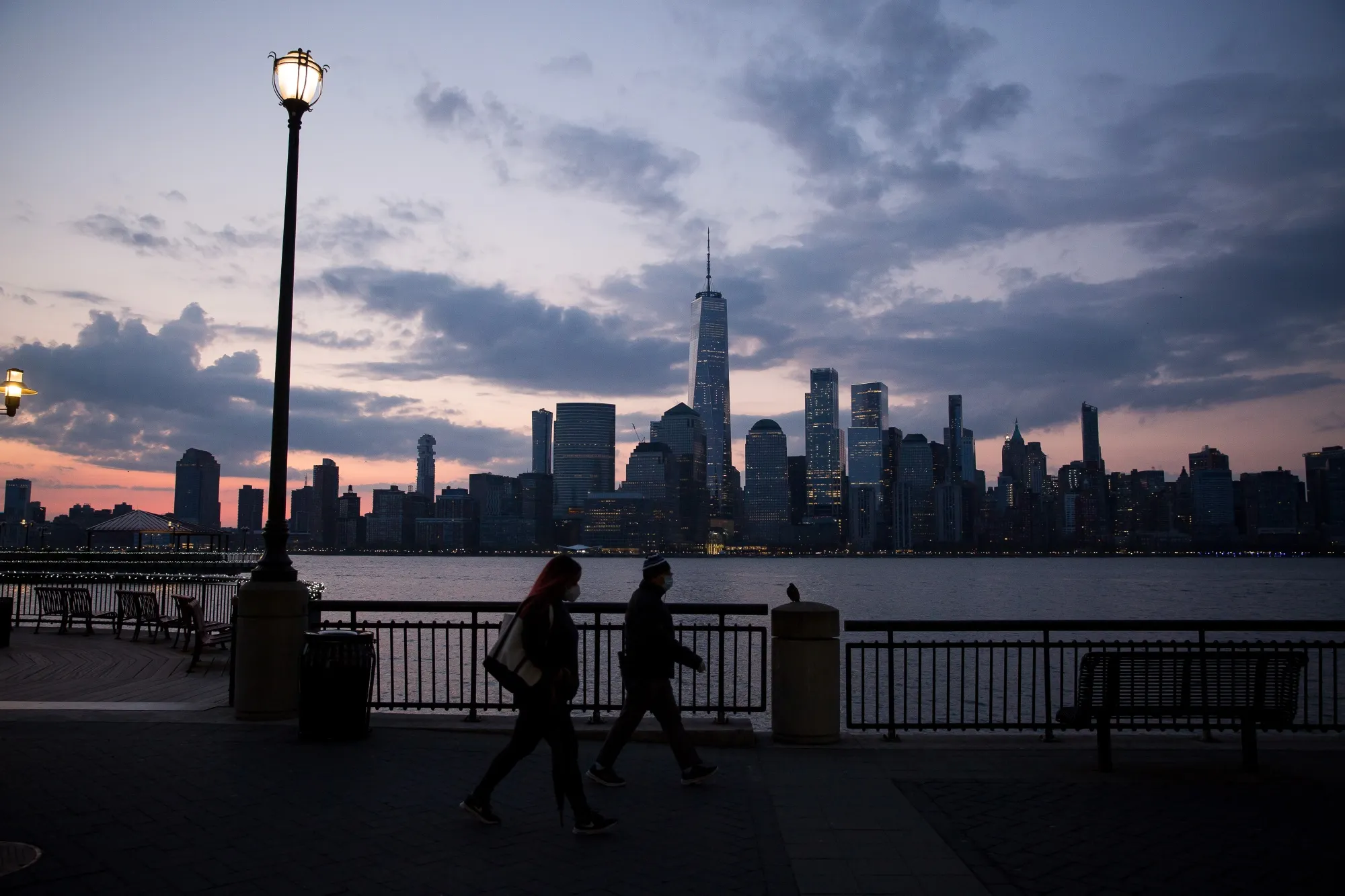 Treasuries End Mixed And Long End Leads as U.S. Stocks Resume Slide