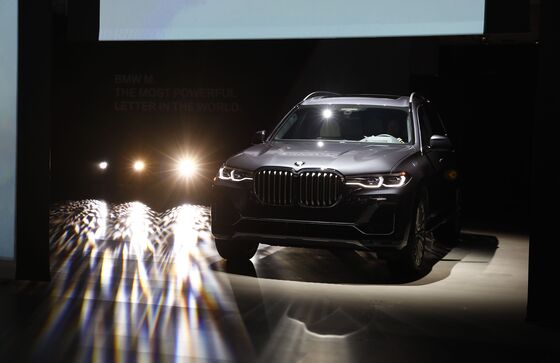 BMW Rolls Out Its Three-Row SUV Monster After 10-Year Wait