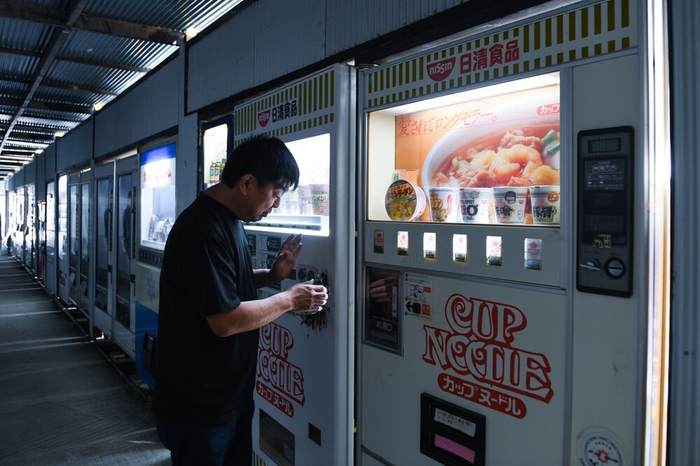 密 避けやすい自販機も苦戦 マスクや紙おむつも試し売り Bloomberg