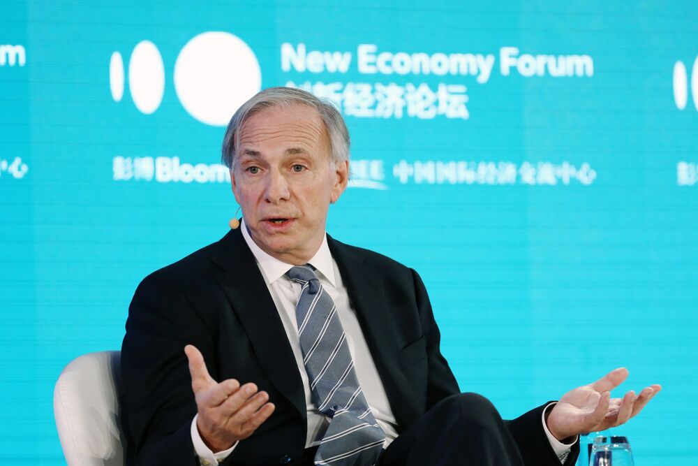 Ray Dalio habla en el Bloomberg New Economy Forum en Beijing el 21 de noviembre.