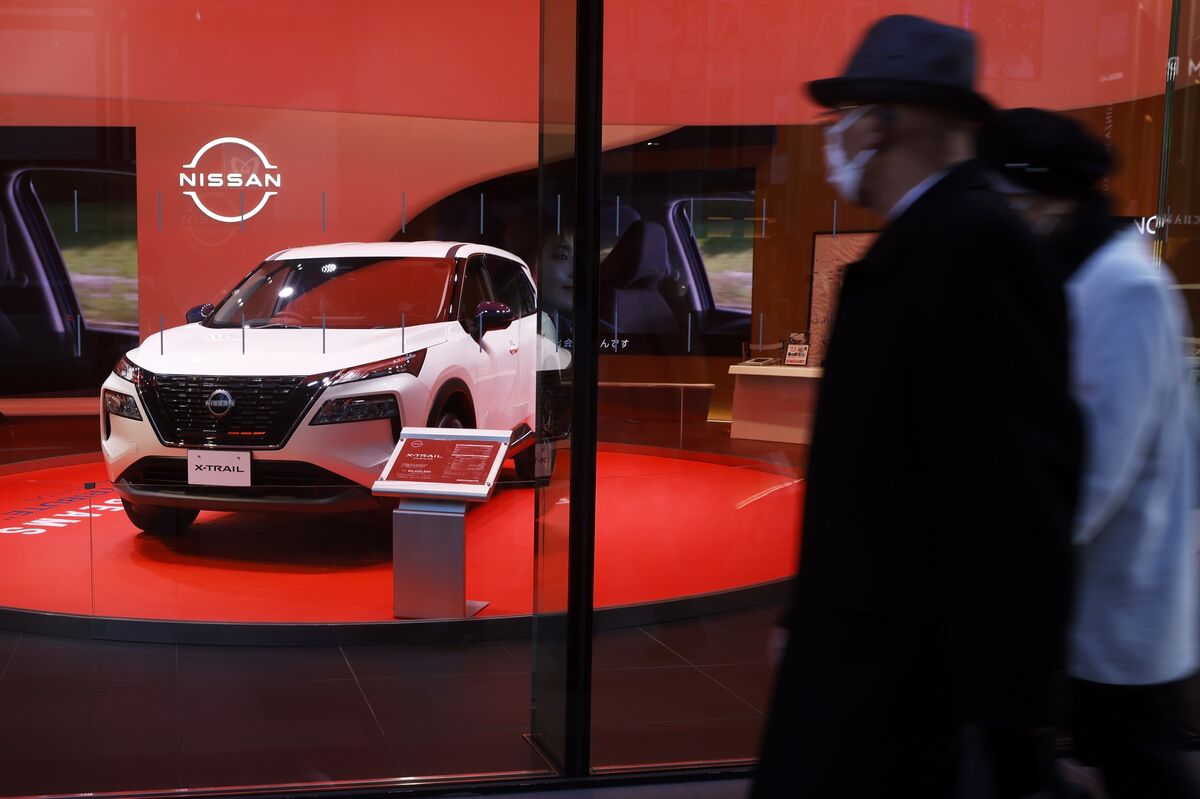 Nissan Forecasts Profit in Sign Restructuring is Taking Root