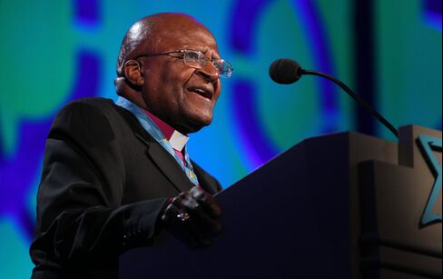 Desmond Tutu takes the stage during the 2014 Starkey Hearing Foundation So The World May Hear Gala on July 20, 2014 in St. Paul, Minnesota.