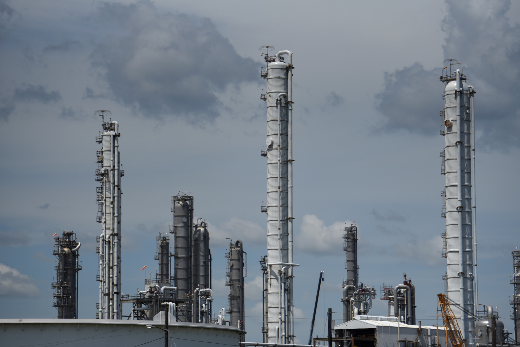 Motiva, Total Port Arthur Refineries Weigh Closing Before Storms