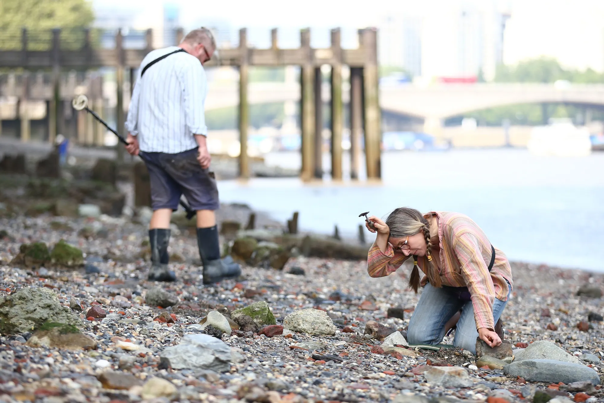 Port of London Authority Mudlark Permit Demand Crashes Website - Bloomberg