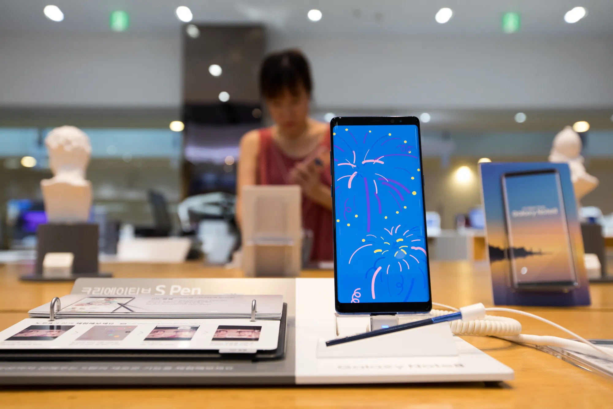 Inside A Samsung Flagship Store As Company Seeks to Restore Reputation With Flame-Free Note 8