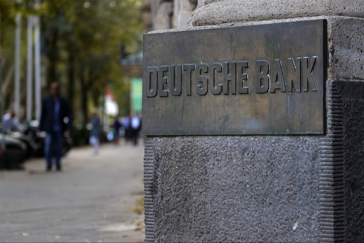 Deutsche Bank Plans About Half Of 18 000 Job Cuts In Germany Bloomberg