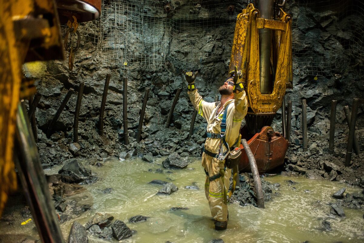 Diamond Slump Spurs Botswana to Propose Raising Income Taxes