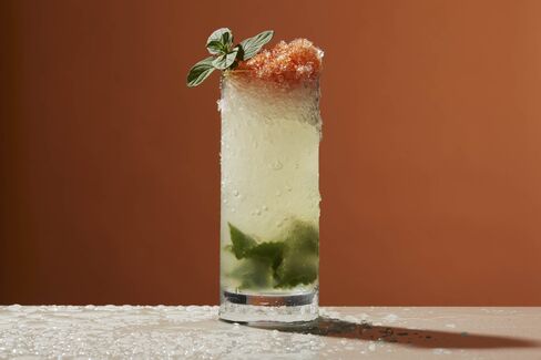 1467755987_summer-cocktail-series-bloomberg-queens-park-sizzle