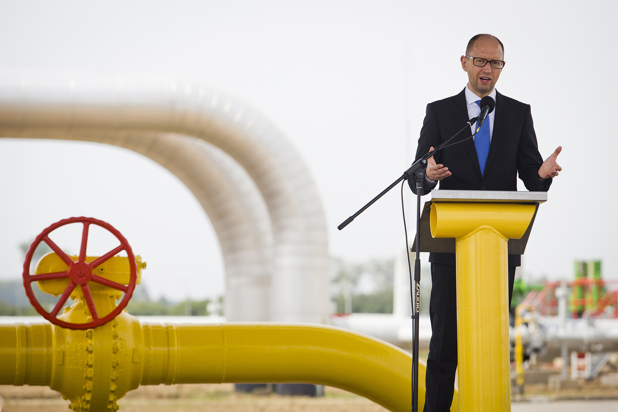 ウクライナ ロシアとのガス合意模索 国内では連立めぐり対立 Bloomberg