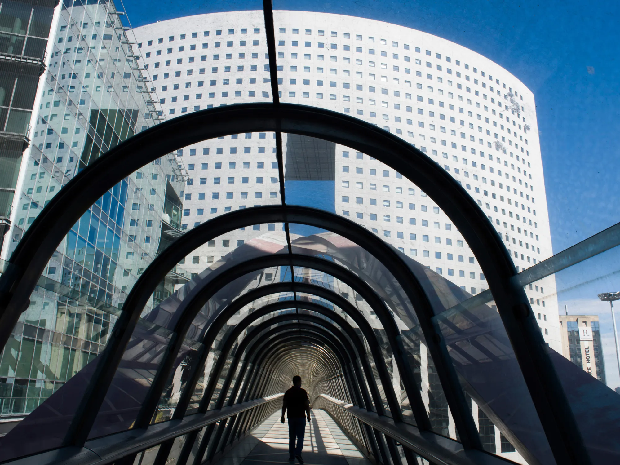 Banks competed&nbsp;in 2021 to hire bankers amid a pandemic-driven spike in trading.
