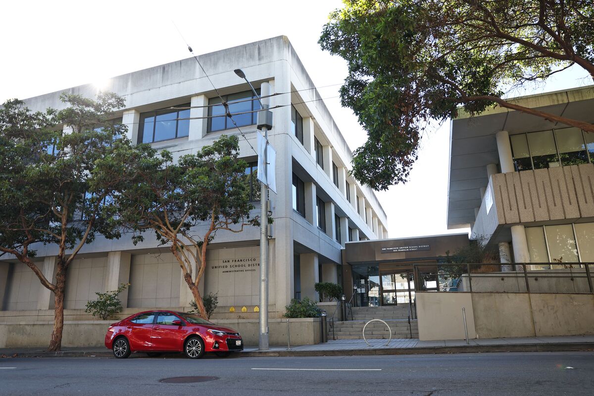 assets.bwbx.io image