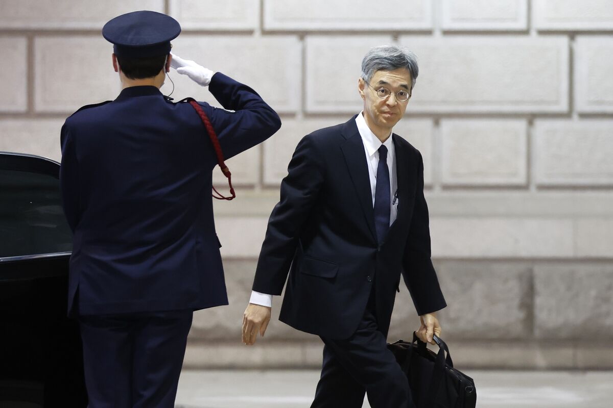 ブルームバーグのニュース記事「氷見野日銀副総裁､メインシナリオ実現なら利上げ-基調物価２％近づく」の画像