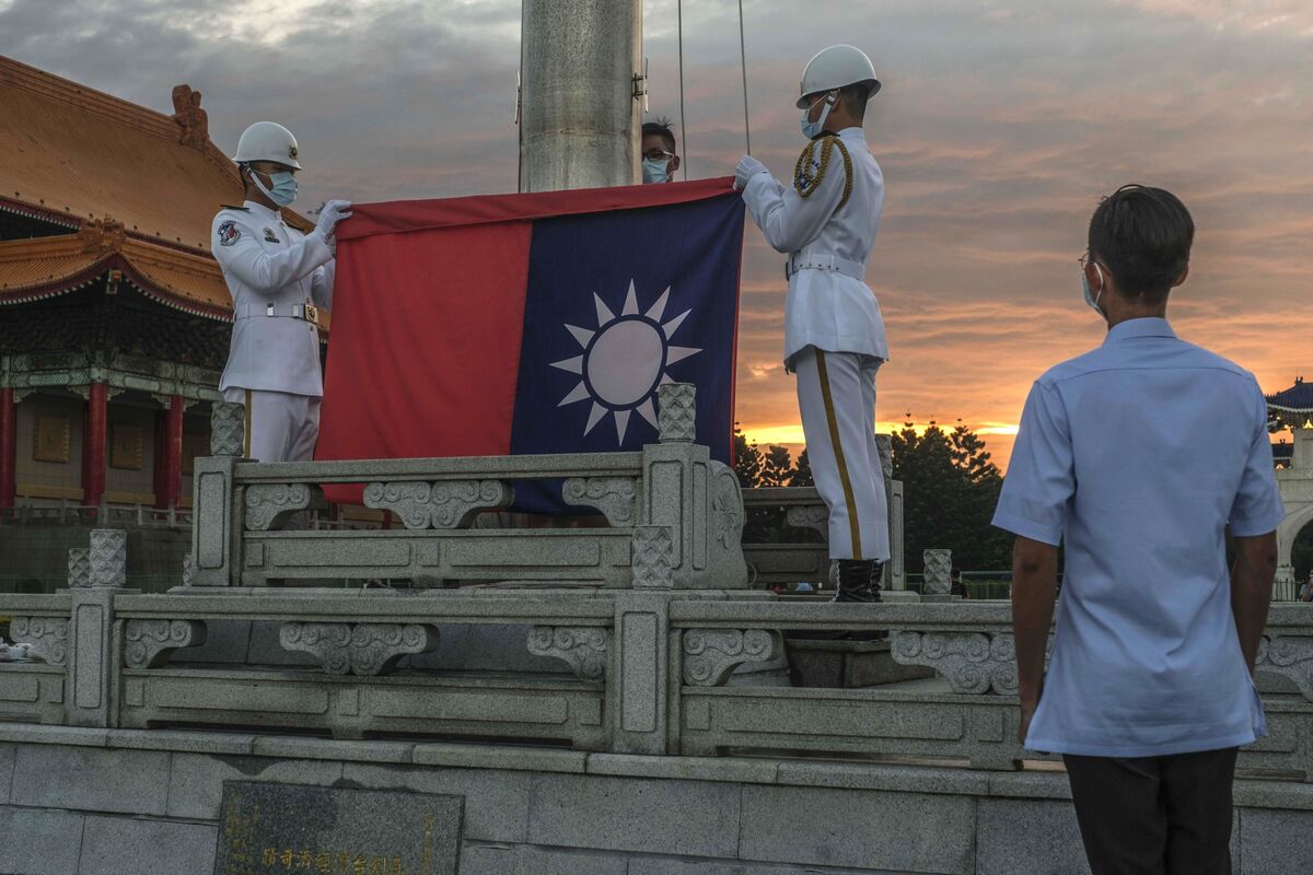French Envoy Says Taiwan’s Status Quo May Be the Best Result Possible