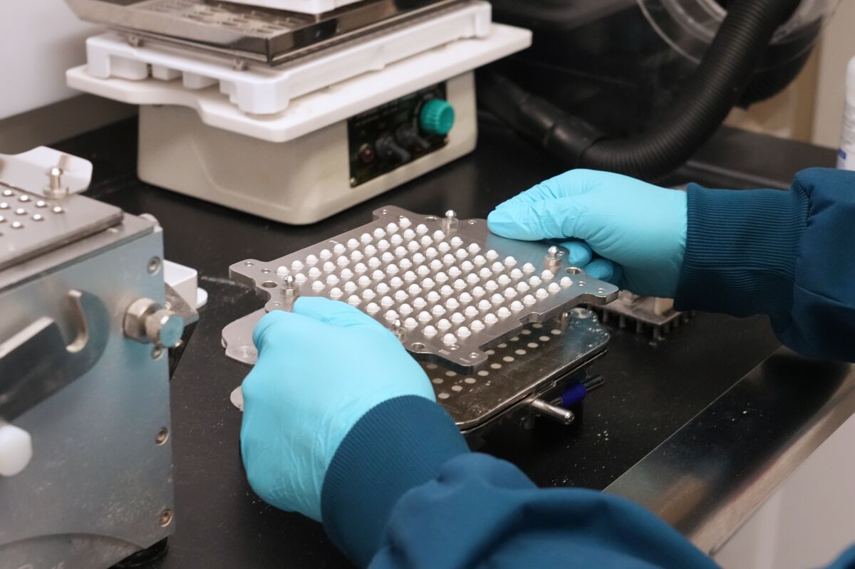 China Holds All the Cards in Global Pharmaceuticals China Holds All the Cards in Global Pharmaceuticals