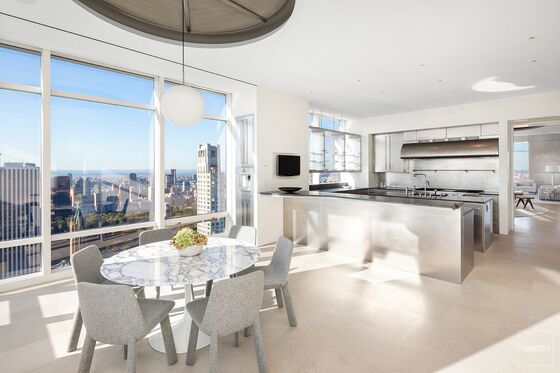 Steve Cohen’s Manhattan Penthouse Sells After 74% Price Cut