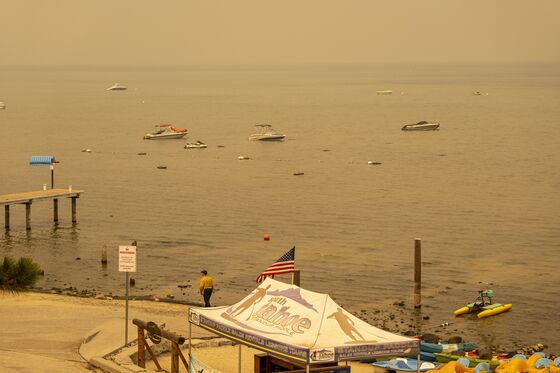 Firefighters Push to Divert Blaze From Lake Tahoe as Winds Fade