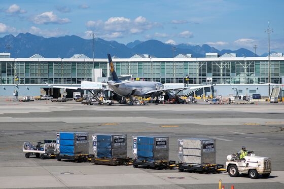 Struggling Airports Implore Trudeau to Help Hardest-Hit Sectors