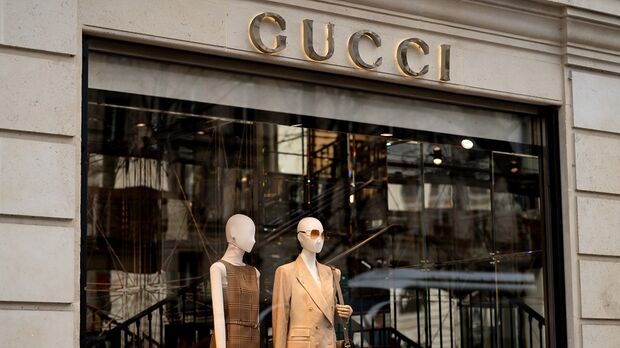 Gucci Sales to Plunge 20% in Q1 on Asia Slowdown, Kering (KER FP) Warns -  Bloomberg